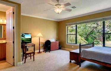1805 Oakbrook Dr