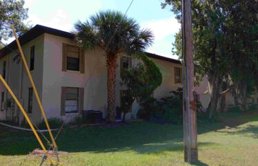 Twin Oaks Apartments