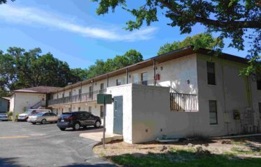 Twin Oaks Apartments
