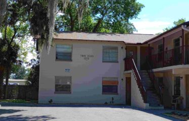 Twin Oaks Apartments